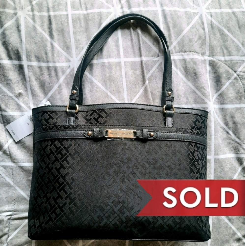 ☆SOLD☆  Tommy Hilfiger Black Signature Tote